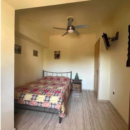 City Center Apartment Самос Екстериор снимка
